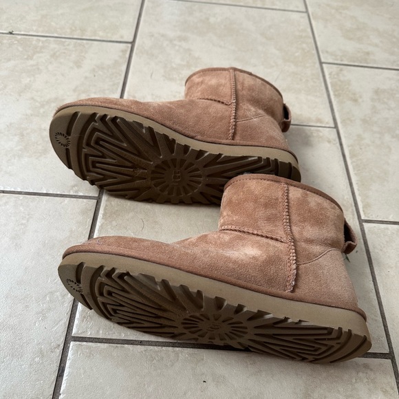 Mini uggs - Picture 3 of 5
